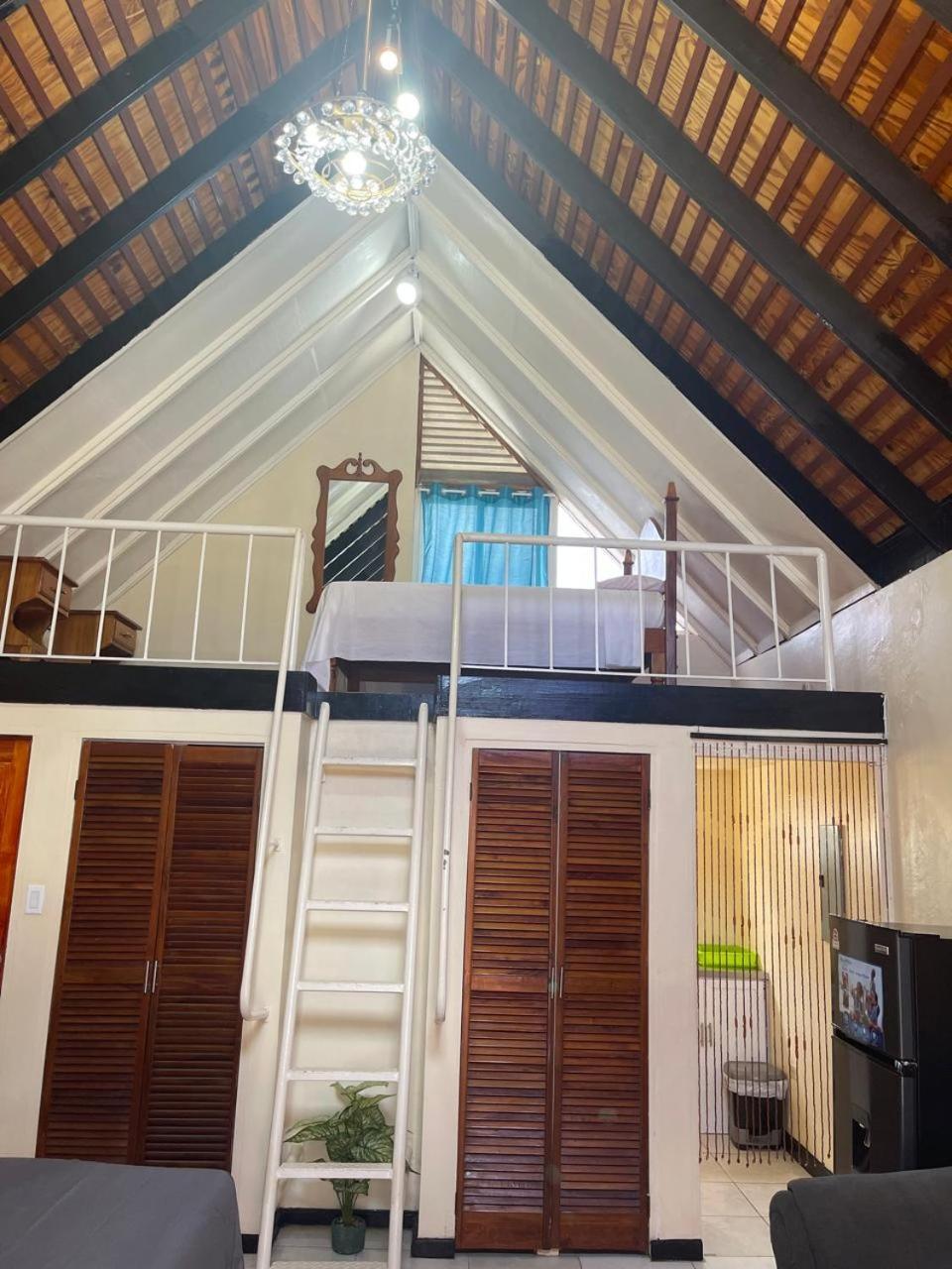 Oceanfront Condo W/ Free Parking + High Speed Wifi Negril Exterior photo