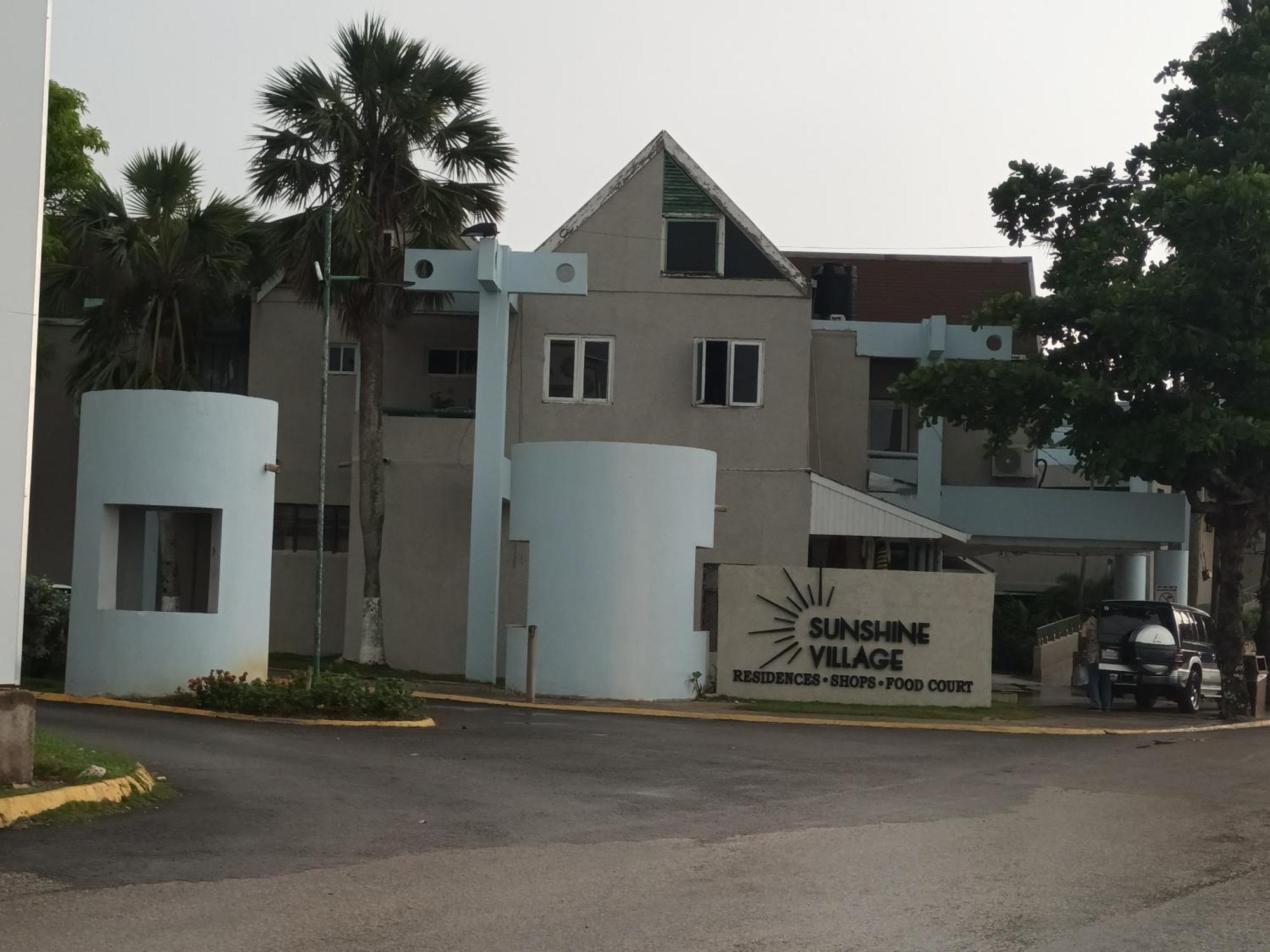Oceanfront Condo W/ Free Parking + High Speed Wifi Negril Exterior photo